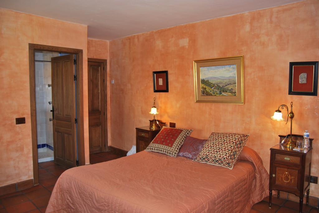 La Casa De San Gil Guest House Atienza Ruang foto