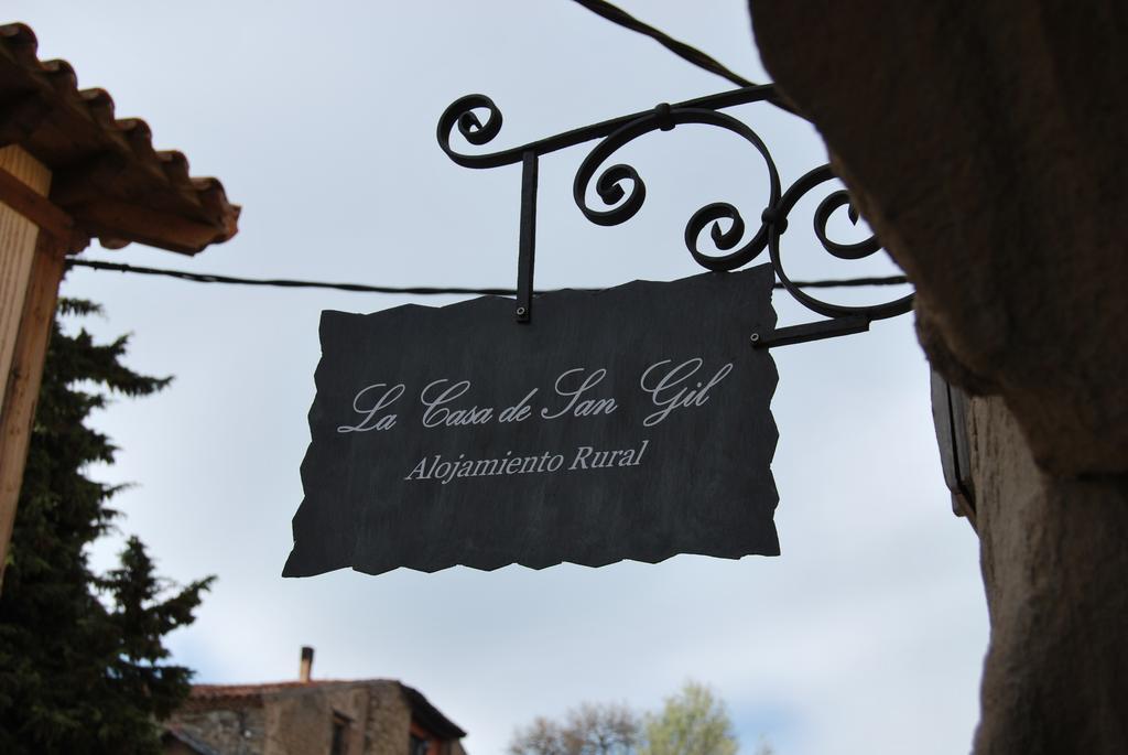 La Casa De San Gil Guest House Atienza Bagian luar foto