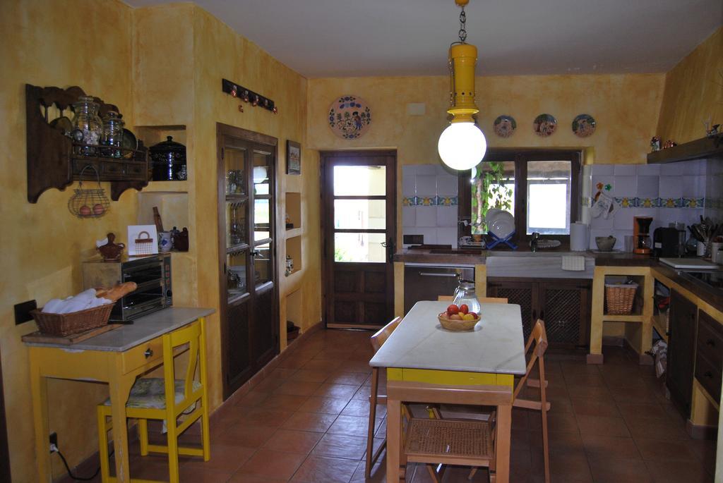 La Casa De San Gil Guest House Atienza Bagian luar foto